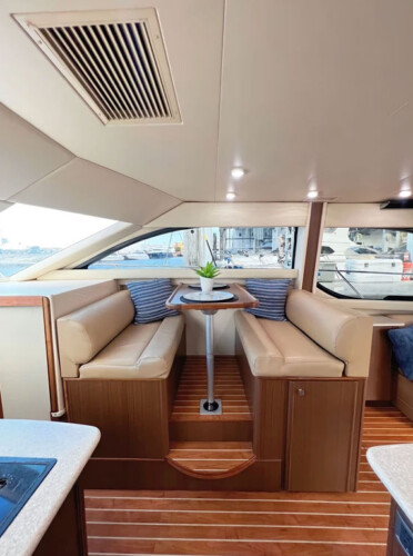 Yacht Meridian 42 Miami 5