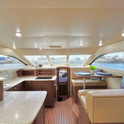 Yacht Meridian 42 Miami 6