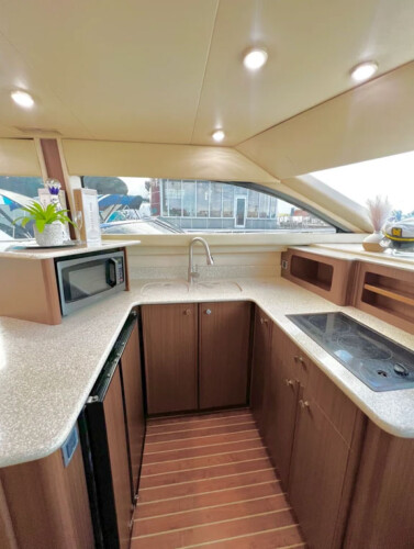 Yacht Meridian 42 Miami 7