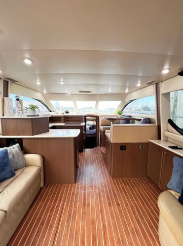 Yacht Meridian 42 Miami 9